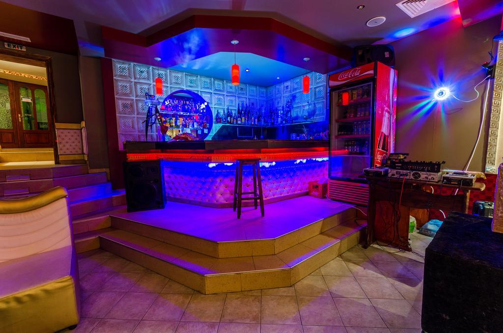 Hotel Cosmos Asenovgrad Luaran gambar