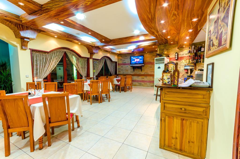 Hotel Cosmos Asenovgrad Luaran gambar