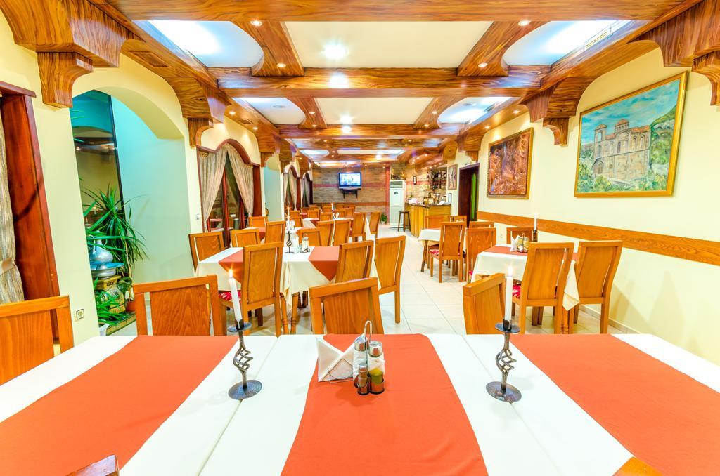 Hotel Cosmos Asenovgrad Luaran gambar
