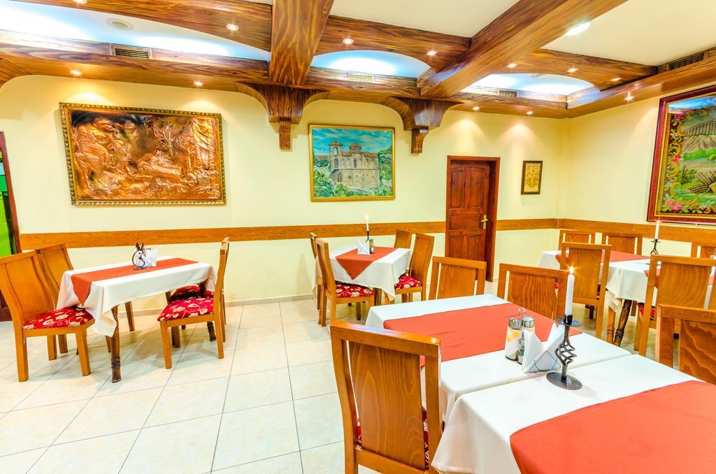 Hotel Cosmos Asenovgrad Luaran gambar
